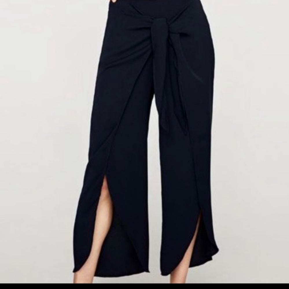 ZARA Basic Collection Black flare/slit pants. Size M